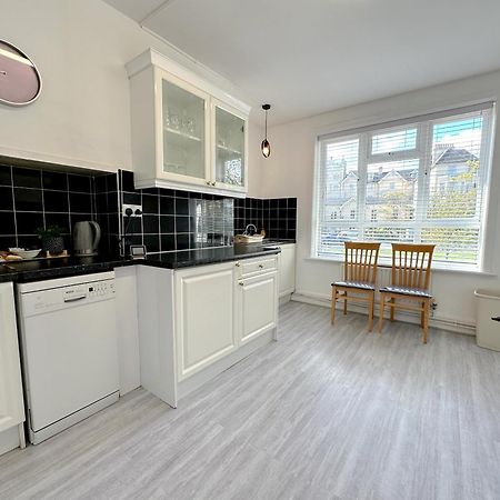 Bournemouth 3 Bedroom - Parking 외부 사진