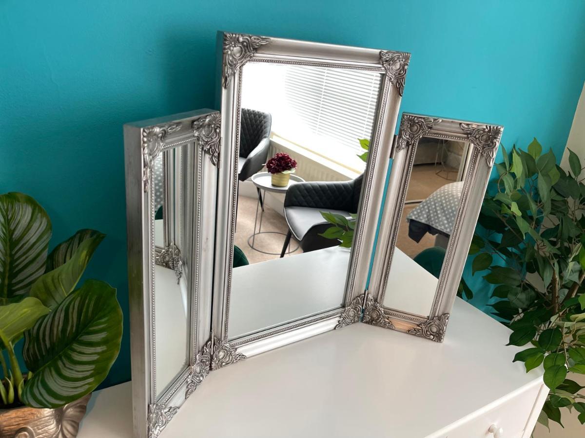 Bournemouth 3 Bedroom - Parking 외부 사진