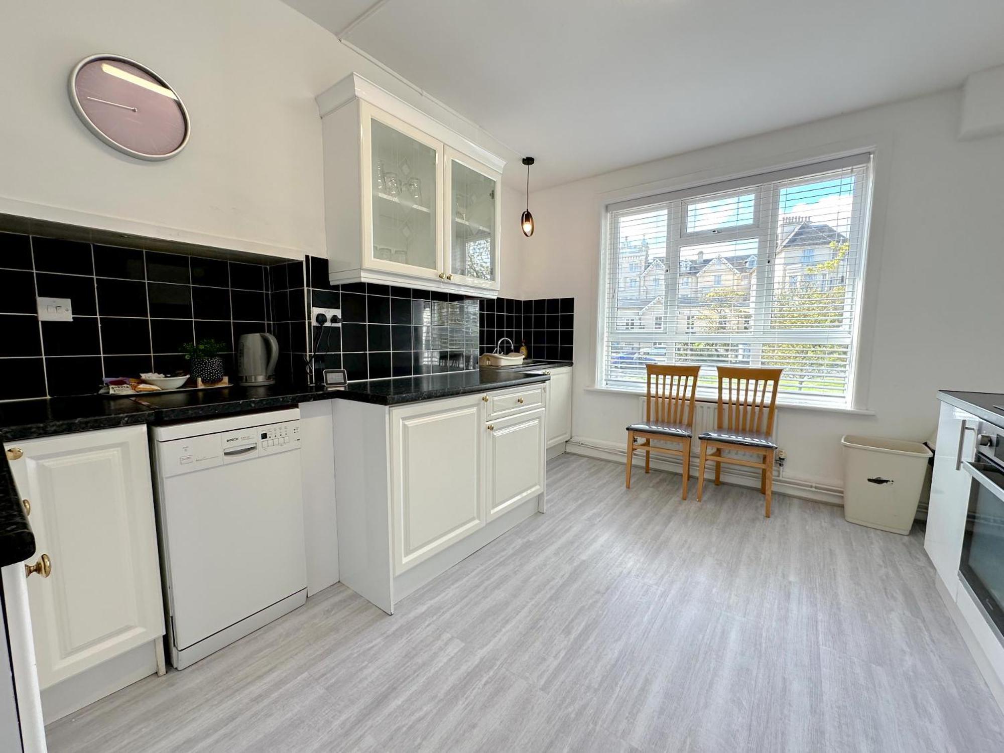Bournemouth 3 Bedroom - Parking 외부 사진